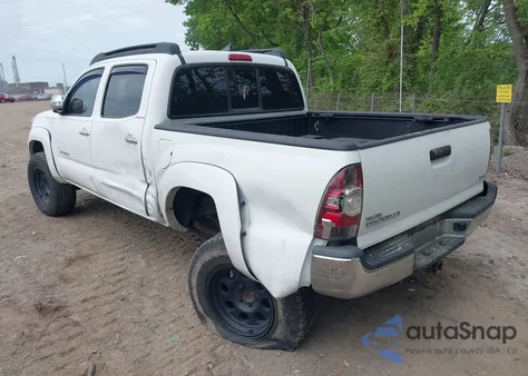 2013 Toyota Tacoma Double Cab z USA, uszkodzony, nr VIN 3TMLU4EN1DM114542